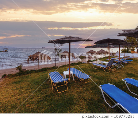 Sunrise on beach (Alykes, Zakynthos, Greece) 109773285