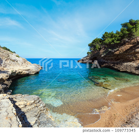 Summer Baia della Pergola beach, Puglia, Italy 109773345