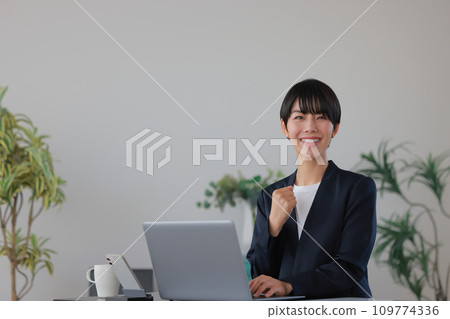 Morning business woman full of motivation 1 109774336