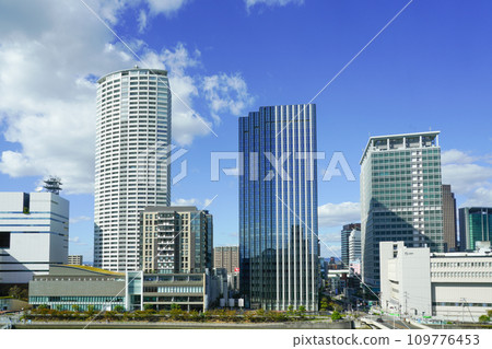 大阪中之島的摩天大樓（2023 年秋季拍攝） 109776453