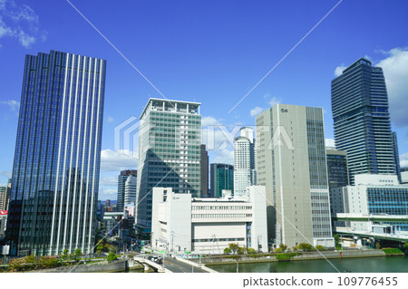 Skyscrapers in Nakanoshima, Osaka (taken in fall 2023) 109776455