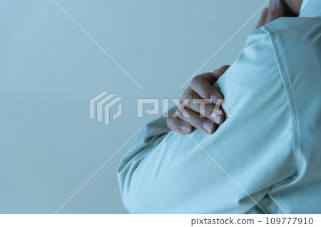 Small and medium business owners struggling with deficit management Small and medium business owners struggling with deficit management 109777910