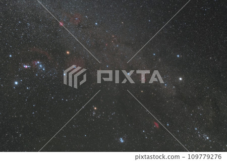 Winter starry sky 109779276