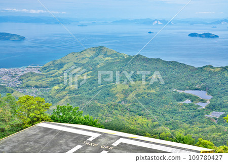 [Scenery from Takeyama Observation Deck] Xian-Shimosho, Suooshima-cho, Oshima-gun, Yamaguchi Prefecture 109780427