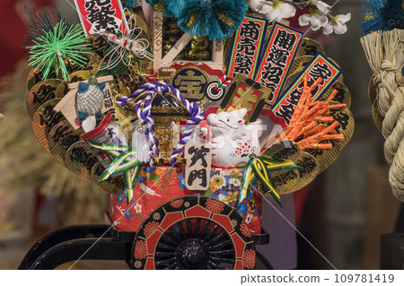 鳥之市、耙子、生意興隆、色彩鮮豔、家庭平安、神社、日本、年末、新年 鳥之市、耙子、生意興隆、色彩鮮豔、家庭平安、神社、日本、年末、新年 109781419