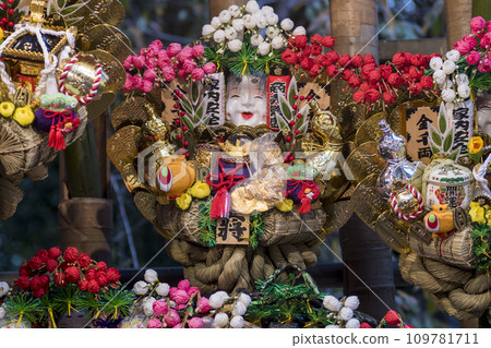 鳥之市、耙子、生意興隆、色彩鮮豔、家庭平安、神社、日本、年末、豪華新年 109781711