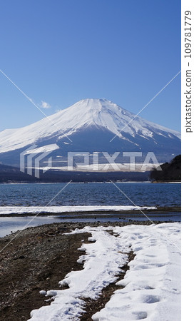 Mt. Fuji and Lake Yamanaka covered in snow February Mt. Fuji 1380 Snow scene of Lake Yamanaka V9.16 Mt. Fuji and Lake Yamanaka covered in snow February Mt. Fuji 1380 Snow scene of Lake Yamanaka V9.16 109781779