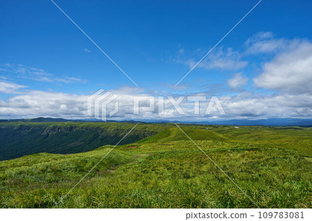 從熊本縣大觀峰眺望阿蘇山 從熊本縣大觀峰眺望阿蘇山 109783081