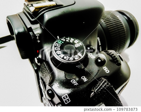 A picture of dslr isolated on white background 109783873