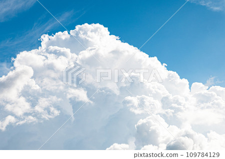 高聳雲海 高聳雲海 109784129