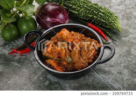 Indian cuisine - homemade mutter paneer 109784733