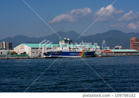 Suruga Bay blue sea and sky Suruga Bay blue sea and sky 109786182