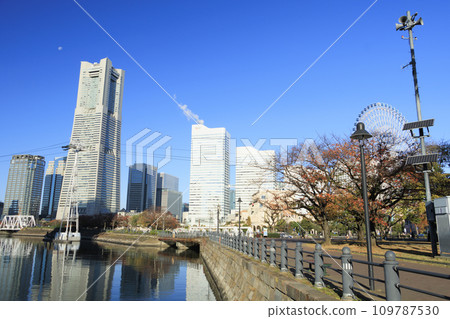 從運河看到的港未來（神奈川縣橫濱市西區，冬季） 109787530