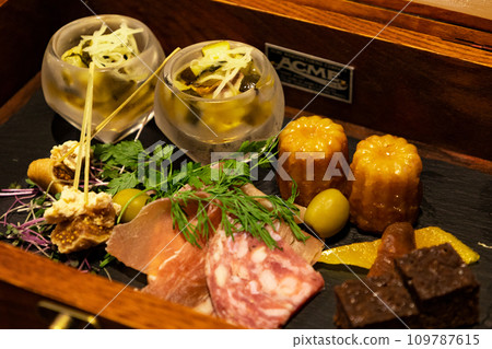 時尚下午茶點心、什錦開胃菜、開胃菜、開胃小食 時尚下午茶點心、什錦開胃菜、開胃菜、開胃小食 109787615