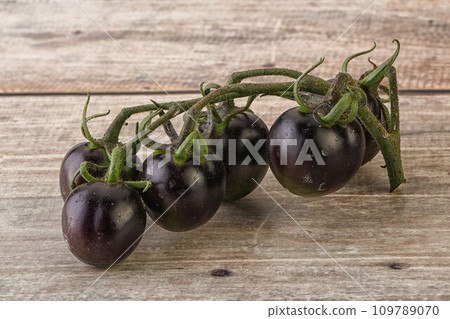 Ripe tasty black cherry tomato Ripe tasty black cherry tomato 109789070