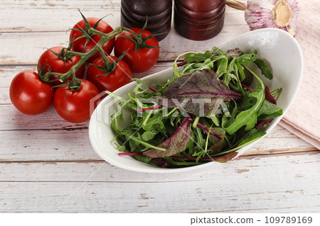 Mix salad in the bowl Mix salad in the bowl 109789169