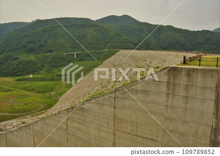 折里卡米河大壩堤壩 109789852