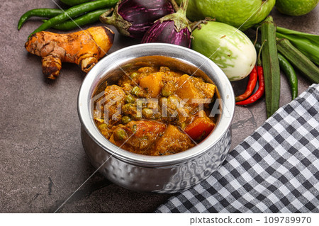 Indian traditional cuisine Aloo mutter Indian traditional cuisine Aloo mutter 109789970