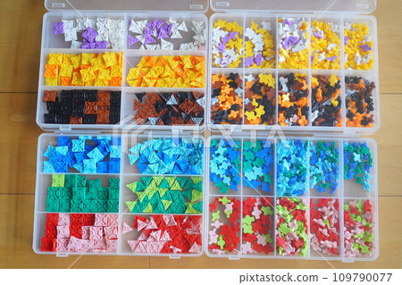 Blocks for block play are stored in easy-to-understand cases by color and parts. Blocks for block play are stored in easy-to-understand cases by color and parts. 109790077