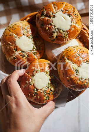 Cream Cheese Garlic Bread Cream Cheese Garlic Bread 109791092