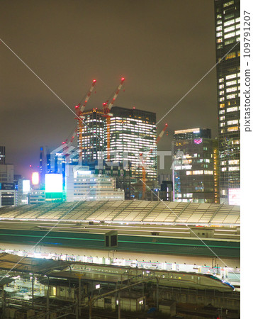 Tokyo Station night view from Marunouchi 109791207