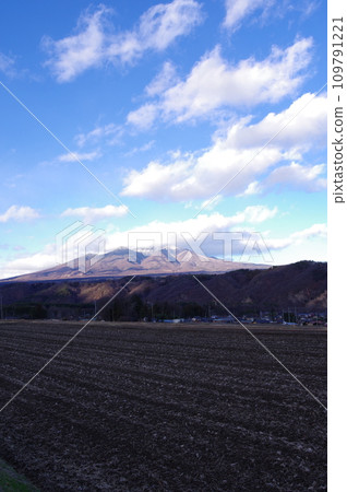 Sunny Yatsugatake (Hokuto City, Yamanashi Prefecture) 109791221