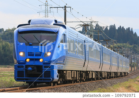 883 series limited express "Sonic" (JR Kyushu) 109792071