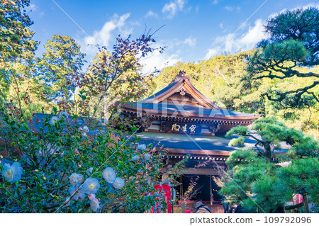 (Fukuroi City, Shizuoka Prefecture) People visiting the holy mountain of eyes, Yuzanji Hoshoden (Fukuroi City, Shizuoka Prefecture) People visiting the holy mountain of eyes, Yuzanji Hoshoden 109792096
