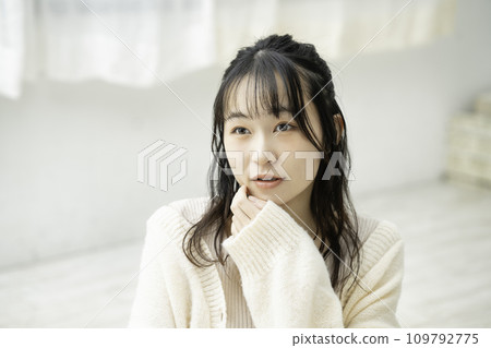 Feminine young woman 109792775