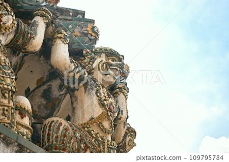 Wat Arun famous Temple in Thailand Wat Arun famous Temple in Thailand 109795784