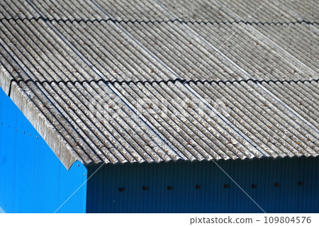 瓦楞屋頂圖像 109804576