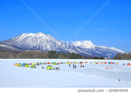雷肯吉湖在冬天 雷肯吉湖在冬天 109804949