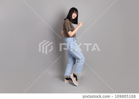 Cute Asian Woman 109805188