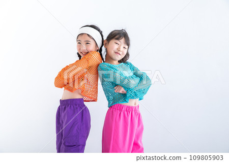 微笑跳舞的孩子 孩子們的舞者 109805903