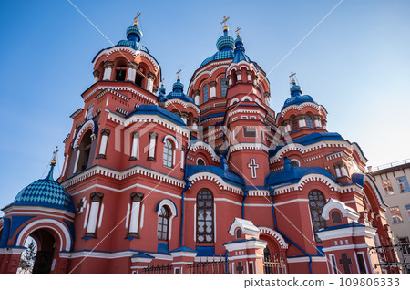 Beautiful architecture of Kazan Church an iconic Orthodox church in the city of Irkutsk, Russia. 109806333