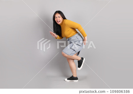 Southeast Asian Woman Southeast Asian Woman 109806386