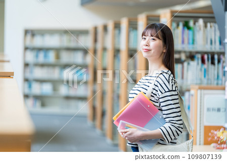 Library Woman Photography cooperation: Ariake College of Education and Arts Library Woman Photography cooperation: Ariake College of Education and Arts 109807139
