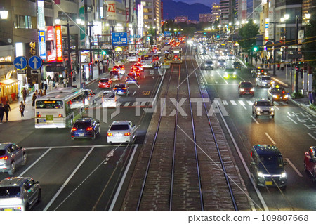 小城街夜景 小城街夜景 109807668