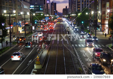 小城街夜景 小城街夜景 109807669