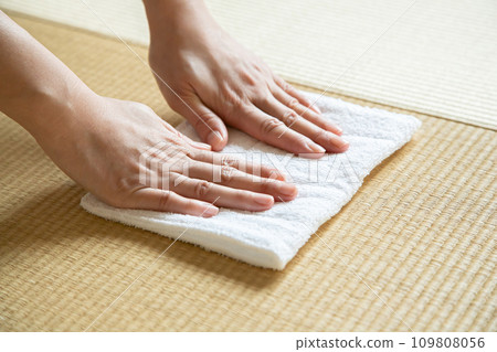 Tatami rag cleaning image material Tatami rag cleaning image material 109808056