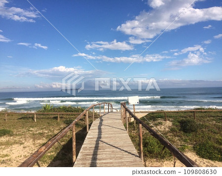 Praia Praia 109808630