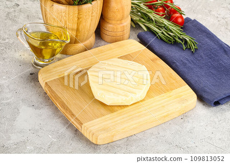 Greek haloumi cheese for roast 109813052