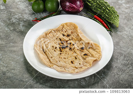 Indian traditional tandori bread - Roti Indian traditional tandori bread - Roti 109813063