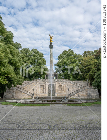 golden peace angel Friedensengel in Muenchen City Statue Munich fountain golden peace angel Friedensengel in Muenchen City Statue Munich fountain 109813843