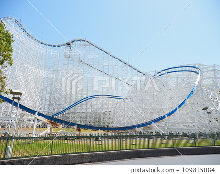 Roller coaster rail (Nagashima Spa Land, Kuwana City, Mie Prefecture) 3 109815084