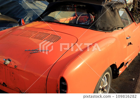 Broken old car, scrapped car Broken old car, scrapped car 109816282