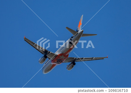 從成田機場起飛的捷星 A320 客機 從成田機場起飛的捷星 A320 客機 109816710