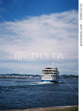 A photo of a ship taken with a film camera 109819216