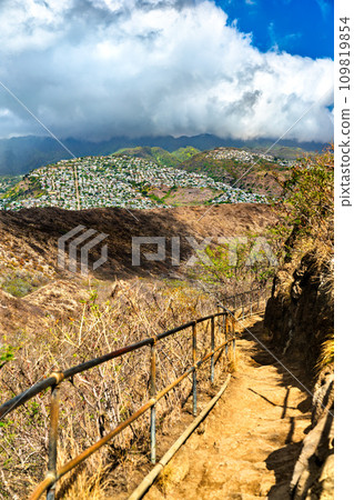 Diamond Head Lookout Trail on Oahu Island in Hawaii 109819854