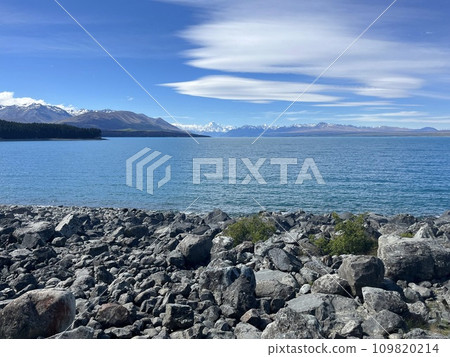 Lake Pukaki, South Island, New Zealand Lake Pukaki, South Island, New Zealand 109820214